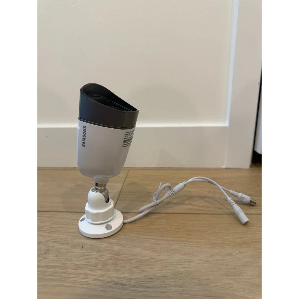 Samsung SDC-7340BCN Digital Color Video Surveillance Camera Night-vision CCTV